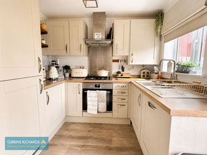 Kitchen- click for photo gallery